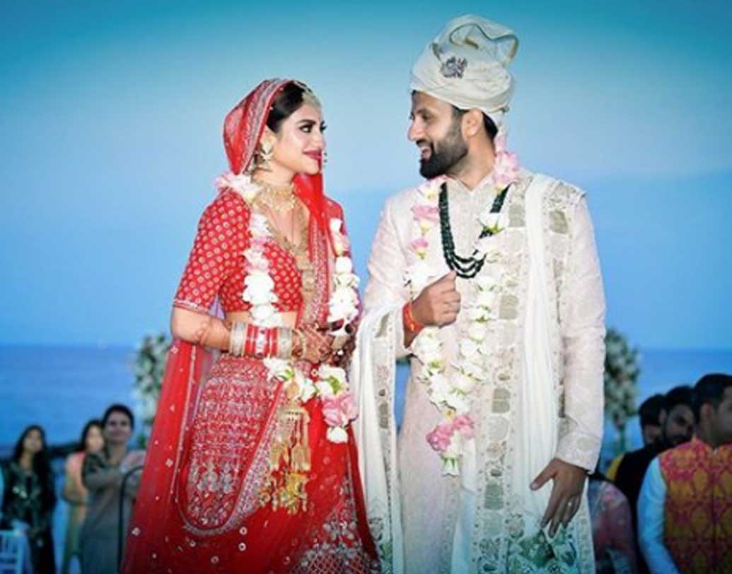 নুসরত-নিখিলের বিয়ের লোগো ছিল ‘এনজে’। নুসরত জাহান এবং নিখিল জৈন। দু’জনের নাম এবং পদবির আদ্যক্ষর ব্যবহার করে তৈরি হয়েছিল লোগো। দম্পতি একে অপরকে নাকি ওই নামেই ডাকেন।