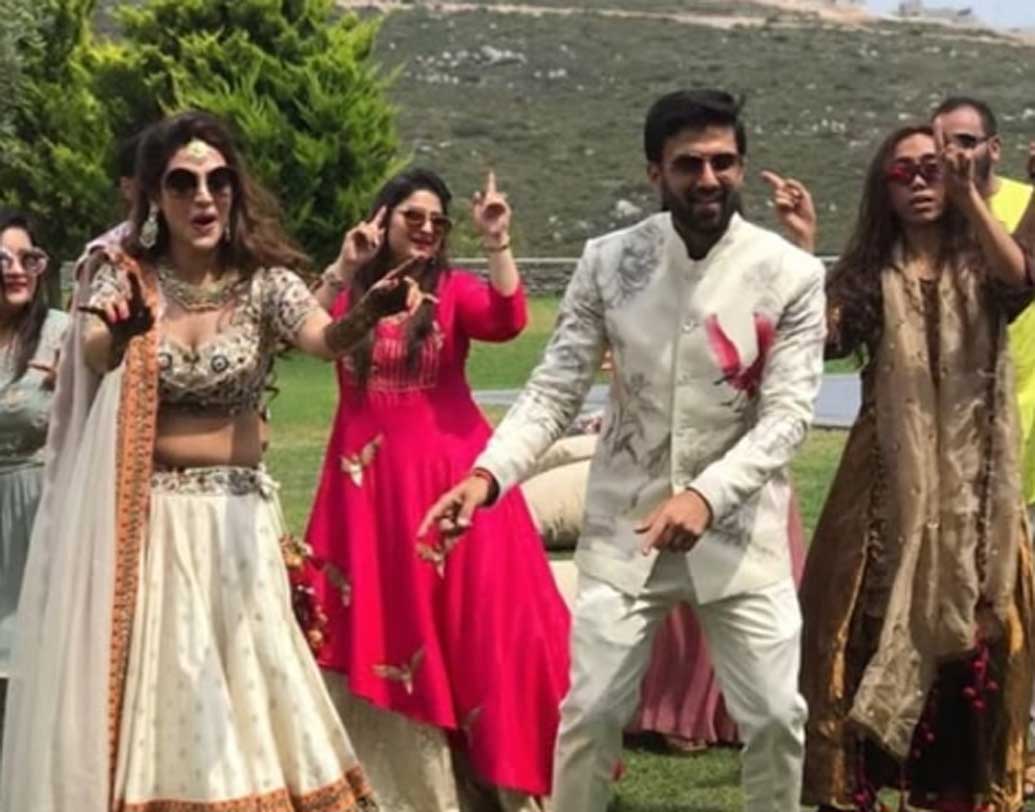 নুসরত-নিখিলের আইনি বিয়ে এখনও হয়নি। অনুষ্ঠানের পালা শেষ। এ বার তাঁরা রেজিস্ট্রি করবেন বলে খবর।