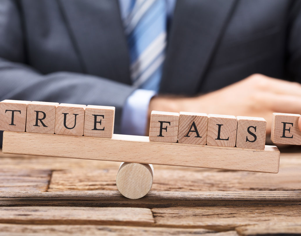 আদৌ সত্যি বলছ তো: এ এক মারাত্মক প্রশ্ন। সম্পর্ক শুরুর দিকে তো বটেই এমনকি, মানুষটির সঙ্গে ঘনিষ্ঠতা বাড়ার পরেও এই প্রশ্ন একেবারেই নয়। সঙ্গী যদি এক বার বুঝে ফেলেন যে আপনি তাঁকে খুব একটা বিশ্বাস করেন না, তাতে সমস্যার জল অনেক দূর গড়াতে পারে।