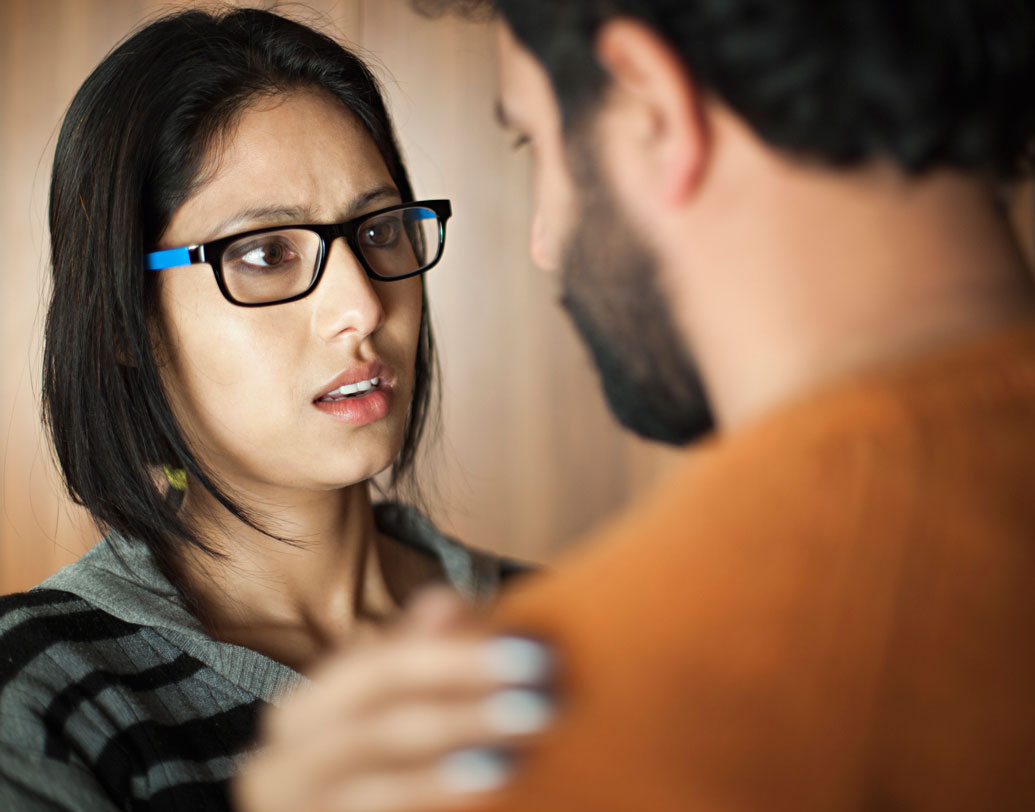 বরং তেমন সন্দেহ হলে তাঁর গতিবিধি বুঝে দেখুন, দরকারে এই প্রশ্নই একটু নরম করে ঘুরিয়ে বলুন। আর যদি সত্যিই মিথ্যের আনাগোনা বেশি দেখেন, তা হলে খোলাখুলি কথা বলুন, দরকারে সম্পর্ক নিয়ে আবার ভাবুন।