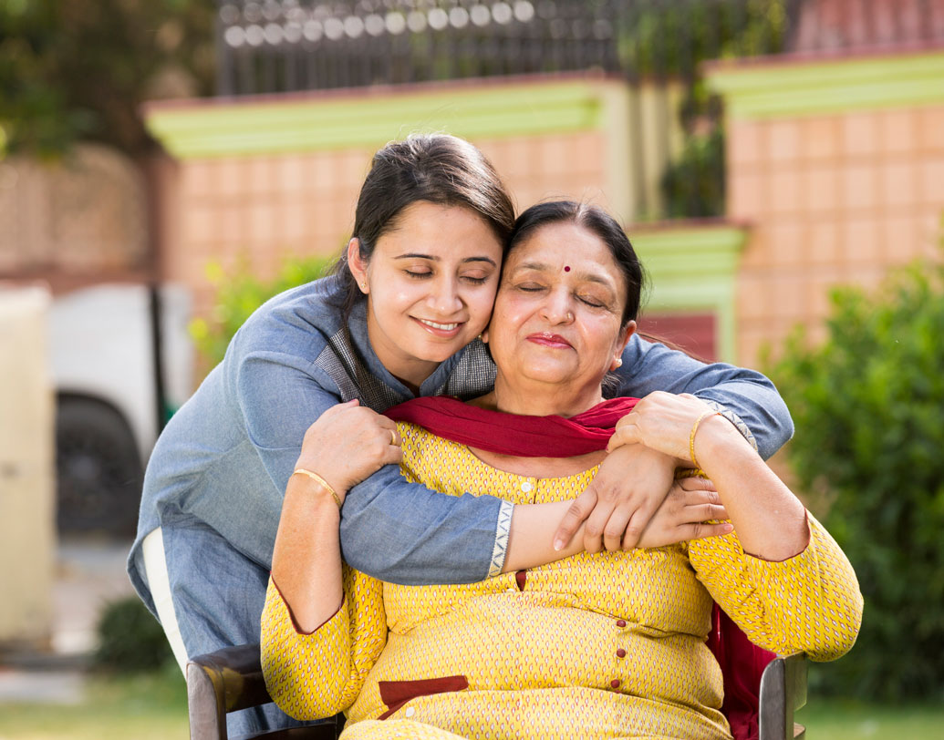 কাজেই সতর্ক থাকুন এ বিষয়ে। শুধু তা-ই নয়, সঙ্গীর বাবা-মা’র প্রতি আপনার সম্মান ও নির্বিরোধ মনোভাব আপনাকেই তাঁর চোখে সম্মানীয় করে তুলবে। তাই কিছু ক্ষেত্রে প্রতিক্রিয়া না জানিয়ে শান্ত থাকার চেষ্টা করুন। একেবারে অসহনীয় পরিস্থিতি হয়ে উঠলে অবশ্যই তার প্রতিবাদ করুন। জানান সঙ্গীকেও, তবে তা নিয়ন্ত্রণে থেকেই।