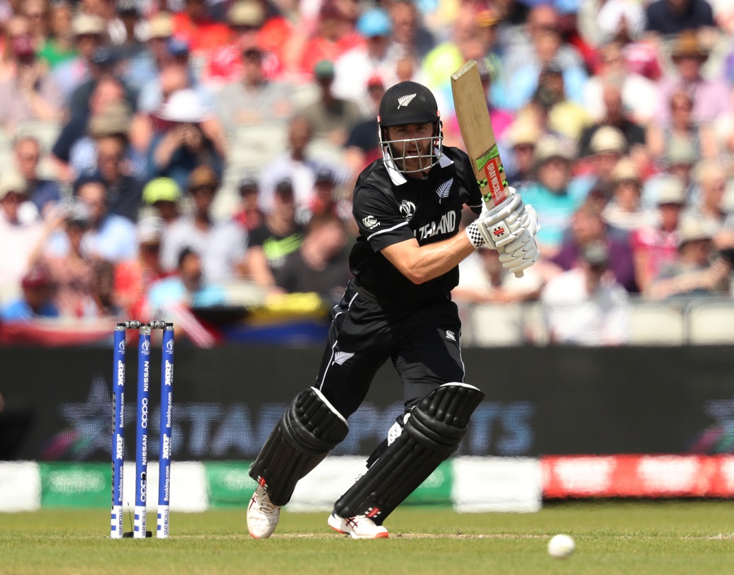 কেন উইলিয়ামসন: বিশ্বকাপ যত এগিয়েছে ততই যেন বেশি করে ছন্দে ফিরেছে নিউজিল্যান্ড। কিউইদের ম্যাচ জেতানোর পিছনে কাজ করেছে কেন উইলিয়ামসনের অনবদ্য ইনিংস। যে কোনও পিচেই স্বচ্ছন্দ্য কেনের ব্যাট থেকে আরও অনেক কিছুর প্রত্যাশায় ক্রিকেটপ্রেমীরা। ছবি: রয়টার্স।