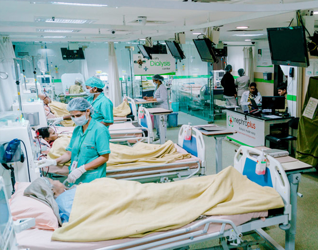 এর পর তালিকায় ক্রমান্বয়ে এসেছে গুজরাত, পঞ্জাব, হিমাচল প্রদেশ, জম্মু কাশ্মীর, কর্নাটকের মতো রাজ্য। পশ্চিমবঙ্গ থেকে তামিলনাড়ু, বিশেষ করে ভেলোরে বহু মানুষ চিকিৎসা করাতে যান। কিন্তু নীতি আয়োগের তালিকায় সেই তামিলনাড়ু কিন্তু তালিকায় ৯ নম্বরে।