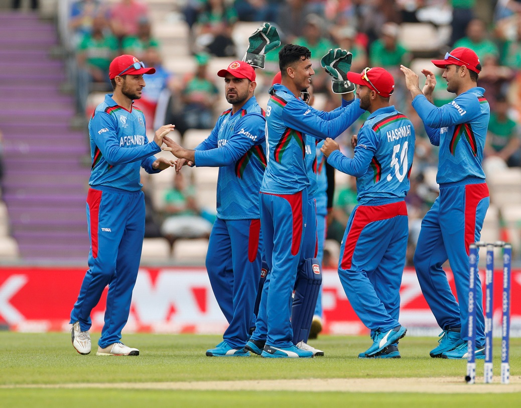 আফগানিস্তান- বিশ্বকাপে দ্বিতীয়বার সুযোগ পাওয়া আফগানিস্তান ব্যাট বলে চমক দিলেও মোট ২টি ক্যাচ তাঁরা হাতছাড়া করেছেন। তবে অন্যান্য তাবড় টিমের থেকে তাঁদের পরিসংখ্যান ভাল। ছবি:রয়টার্স।