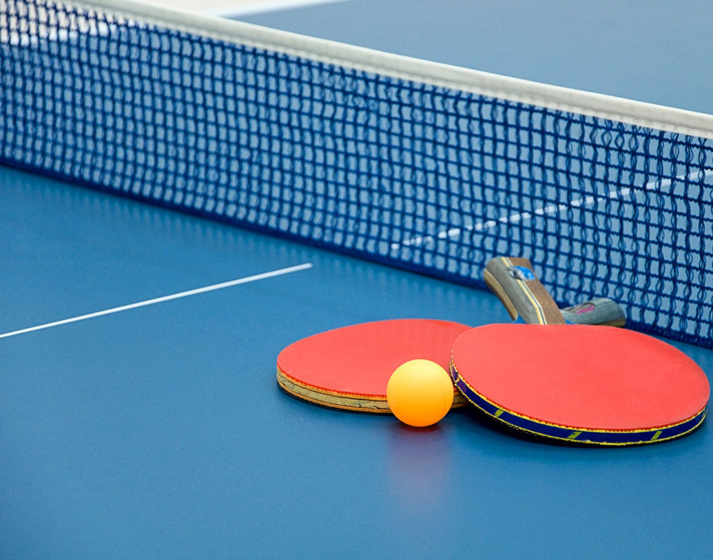 টেবিল টেনিস খেলার দৃশ্যেও দেখা যায় ফারহান ওরফে মাধবন একটা বল হিট করতেই টেবিল টেনিসের টেবিলটিই ভেঙে গেল। এটি অবশ্যই অতিরঞ্জিত। কোনও টেবিল টেনিসের টেবিলই এত পলকা হয় না যে একটা পিংপং বলের দাপটে তা ভেঙে পড়বে।