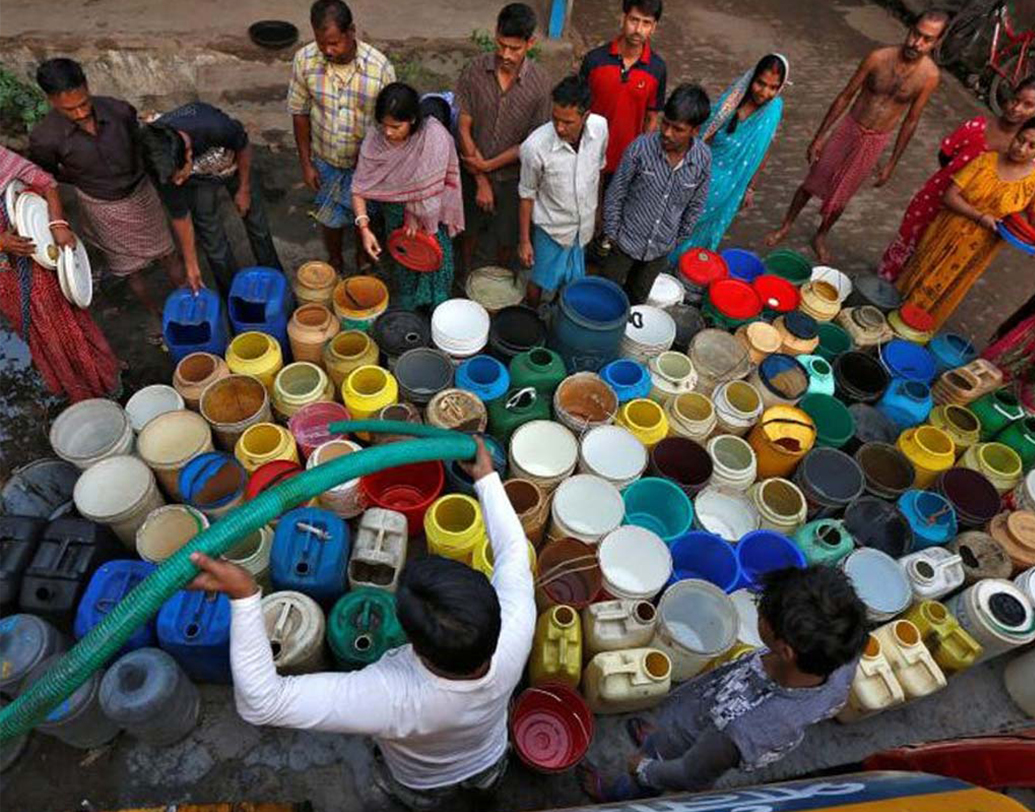 পরিস্থিতি মোকাবিলায় ইতিমধ্যেই কেন্দ্রীয় সরকারের পক্ষ থেকে নবগঠিত জলশক্তি মন্ত্রকের জন্য বরাদ্দ হয়েছে ১২ হাজার কোটি টাকা। নদী-নালার জল পরিশ্রুত করে পাইপের সাহায্যে সরবরাহ করাই এই প্রকল্পের উদ্দেশ্য। অপর্যাপ্ত বৃষ্টিপাতের ফলে তাও থমকে রয়েছে।