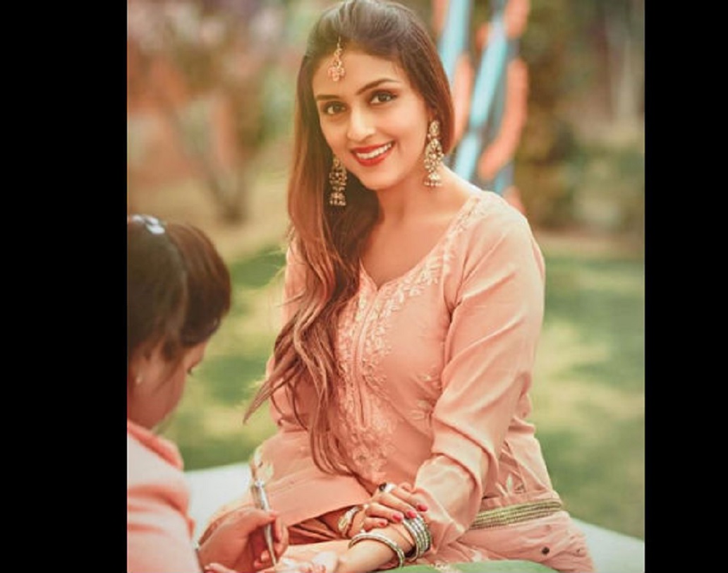 বিয়ের পর বিশারদ পাকাপাকি ভাবে মুম্বই চলে আসার পরিকল্পনায় রয়েছেন । তাই নিজের অ্যাক্টিং ক্যারিয়ার আগের মতোই চালিয়ে যাবেন বলে জানান আরতি।