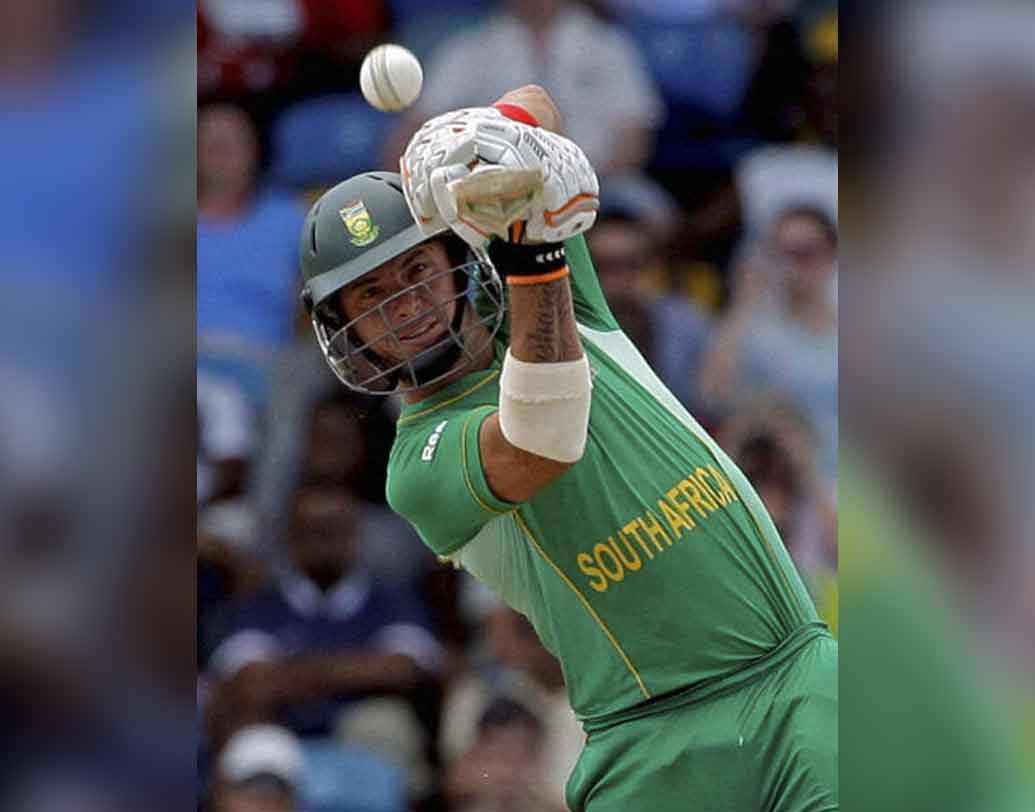 দক্ষিণ আফ্রিকার হার্শেল গিবস ৬ বলে ৬টি ছক্কা মারেন নেদারল্যান্ডসের বিরুদ্ধে।