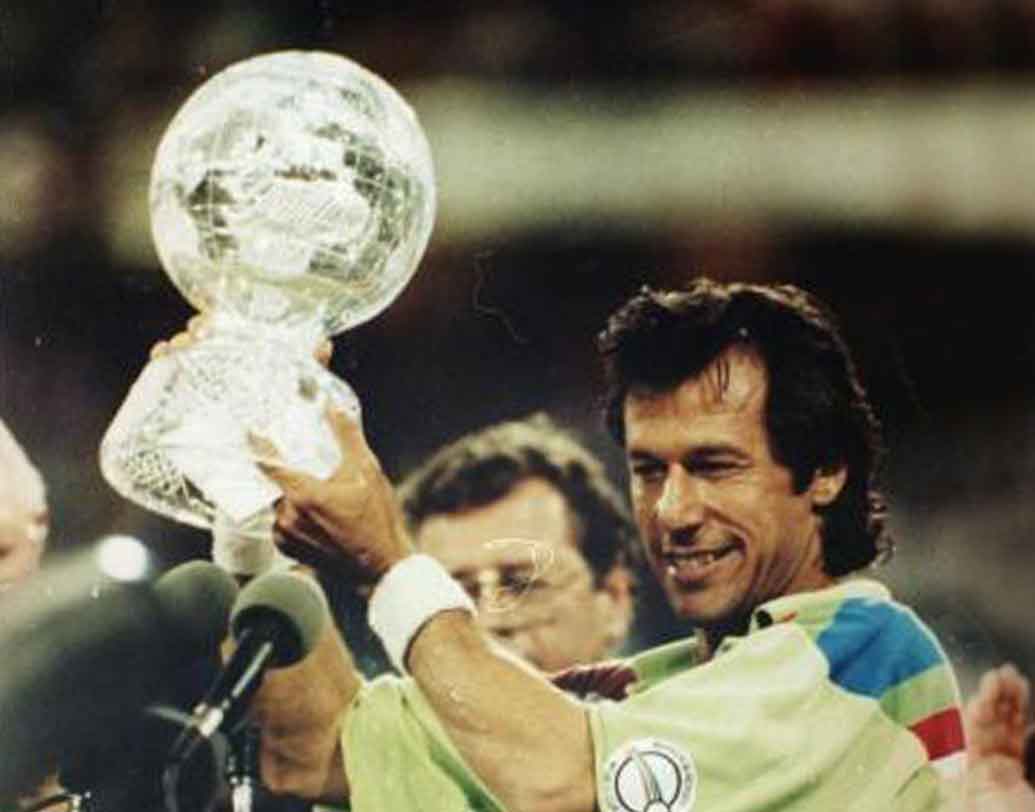 ১৯৯২ বিশ্বকাপের আগের দু’টি বিশ্বকাপ জেতে কপিল দেবের ভারত ও অ্যালান বর্ডারের অস্ট্রেলিয়া। এই বিশ্বকাপের আগে ২০১১ ও ২০১৫ এর বিশ্বকাপ ওঠে যথাক্রমে ভারত ও অস্ট্রেলিয়ার হাতে।