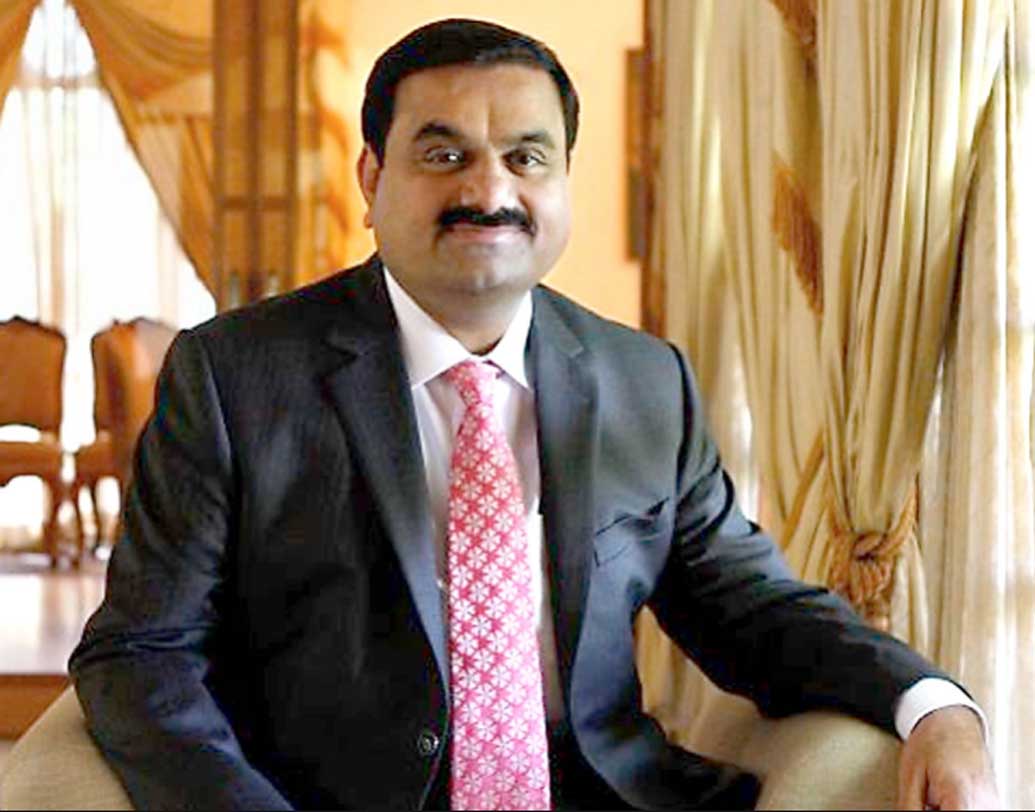 তারও আগে ১৯৯৭ সালে আরও একবার ভয়ানক অভিজ্ঞতা হয়েছিল তাঁর। আর্থিক সাফল্য অনেকেরই হিংসার কারণ হয়ে ওঠে। কিছু লোক এর সুবিধাও নেন। অপহরণ হন তিনি। মুক্তিপণ হিসাবে প্রায় ১৫ কোটি টাকা দাবি করে অপহরণকারীরা। এই ঘটনায় পরে ৮ জনকে গ্রেফতার করেছিল পুলিশ।