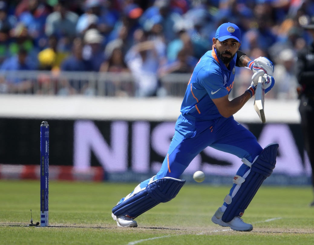 বিরাটের এই ইনিংস শুধু যে ওপেনারদের ব্যর্থতা ঢেকে দেয় তাই নয়, সুযোগ করে দেয় মিডল অর্ডার ব্যাটসম্যানদের বড় শট নেওয়ারও। যদিও সেই সুযোগ নিতে ফের ব্যর্থ হন বিজয় শঙ্কর ও কেদার যাদব। যথাক্রমে ১৪ ও ৭ রান করে দ্রুত ফিরে যান তাঁরা। যা ভারতকে কঠিন পরিস্থিতিতে ফেলে দেয়।