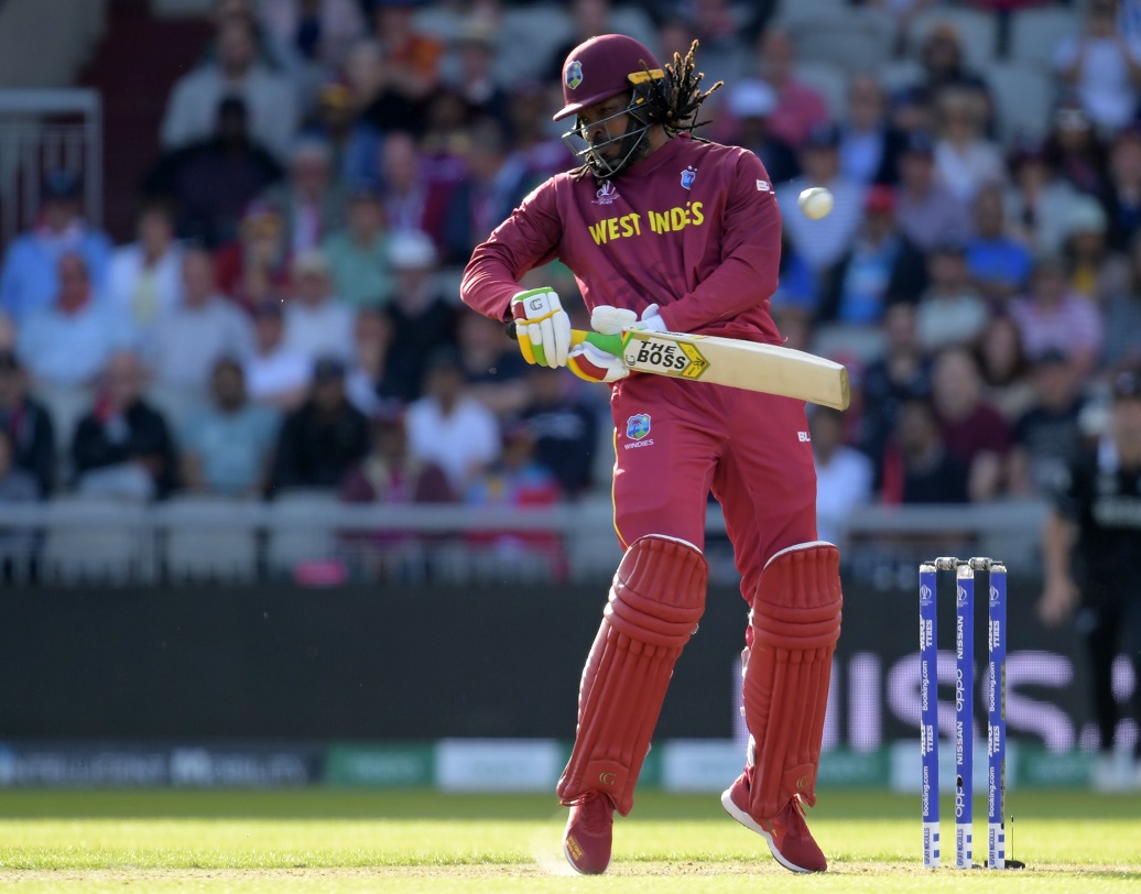 ভয়ঙ্কর ক্রিস গেল নিজের দিনে যেকোনও টার্গেটকেই যে নিমেষে টপকে দিতে পারেন, তা পোড় খাওয়া শামিরা ভালই জানেন। শুরুতেই গত ম্যাচে হ্যাটট্রিক করা শামি গেলকে ফিরিয়ে দিতেই ২৬৯-এর লক্ষ্যটা অনেকটাই বড় হয়ে যায় ক্যারিবিয়ানদের কাছে।