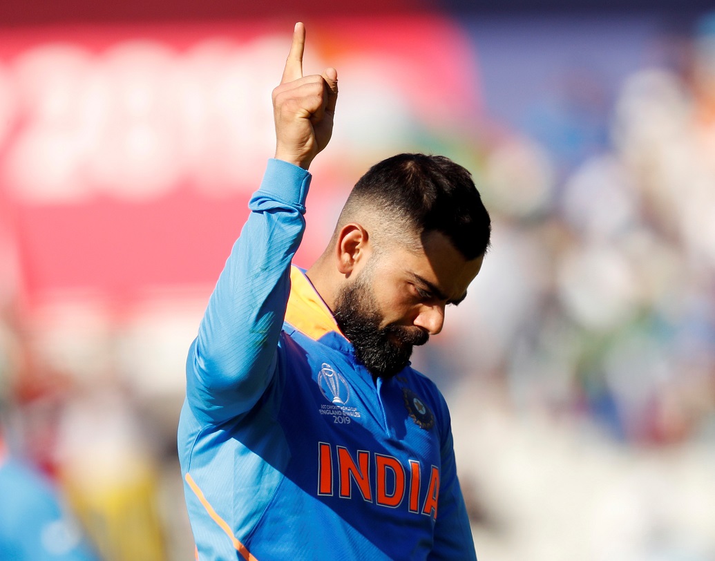 ওয়ানডে-তেএক মরসুমে সবচেয়ে কম ইনিংস খেলে হাজার রান করেন চিকু। এই রেকর্ডটি করতে তিনি খরচ করেন মাত্র ১১টি ইনিংস। এই রেকর্ডটি আগে ছিল হাসিম আমলার দখলে, যিনি হাজার রান করেন ১৫টি ইনিংস খেলে।