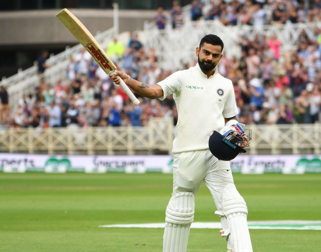 ২০১৭ সালে বাংলাদেশের বিরুদ্ধে করা দু’শো রানের সৌজন্যে কোহালি বিশ্ব ক্রিকেটে একমাত্র ক্রিকেটার যিনি পর পর চারটি টেস্ট সিরিজে ডাবল সেঞ্চুরি করেন। তাঁর আগে ঘরের মাঠে ওয়েস্ট ইন্ডিজ ও নিউজিল্যান্ড ও বিলেতে ইংল্যান্ডের বিরুদ্ধে দ্বিশতরান করেছিলেন তিনি।