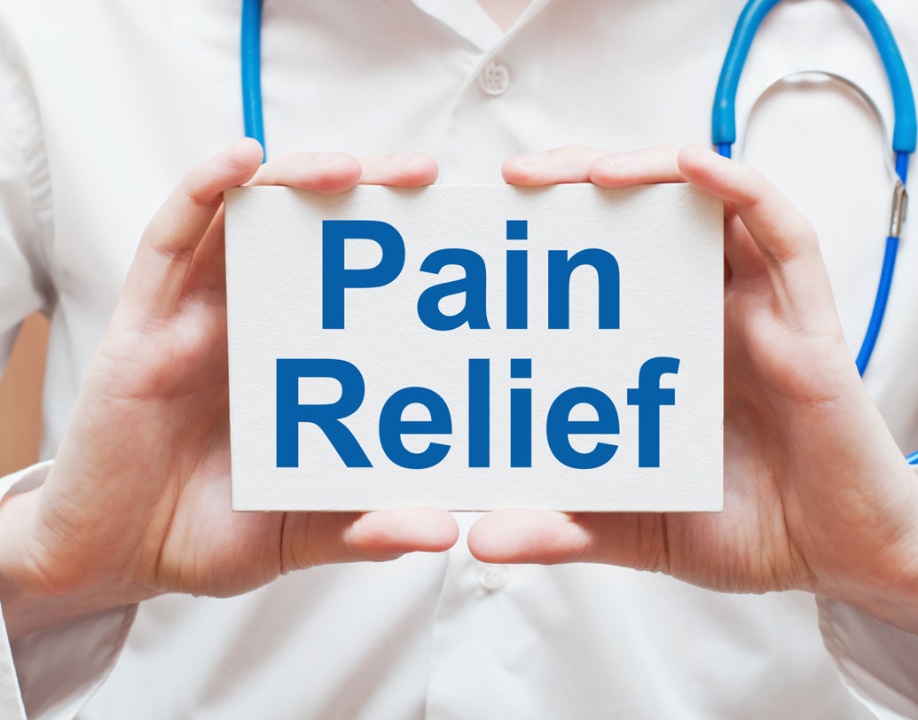 গবেষণায় দেখা গিয়েছে দিনের অন্তত পাঁচ-দশ মিনিট সঙ্গীর হাত ধরে বসে থাকেন এমন মানুষদের ক্ষেত্রে ব্যথা-বেদনায় ভোগার সম্ভাবনা কমে যায় প্রায় ৬৫ শতাংশ। এখানেও প্রায় বারোশো দম্পতির উপর পরীক্ষা চালান গবেষকরা।