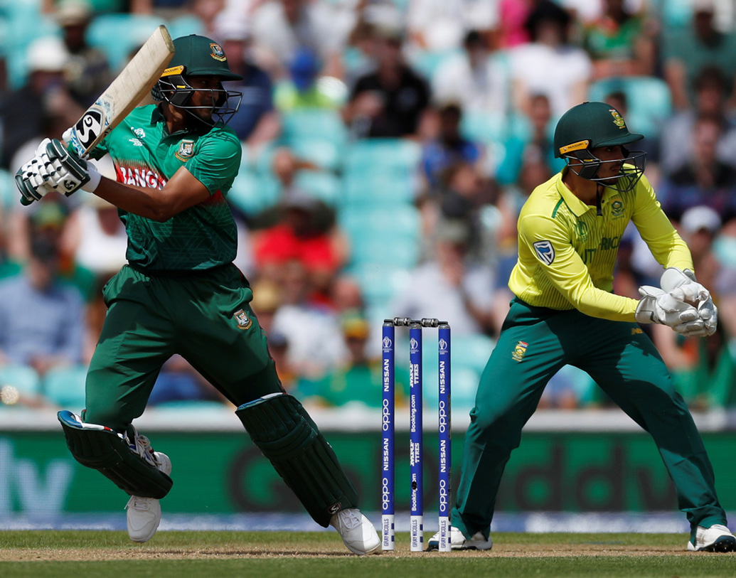 এ ছাড়াও তিন জন বিশেষ ক্রিকেটারের মধ্যেও শাকিবের নাম রয়েছে, যাঁদের রেকর্ড রয়েছে টি২০ ম্যাচে।