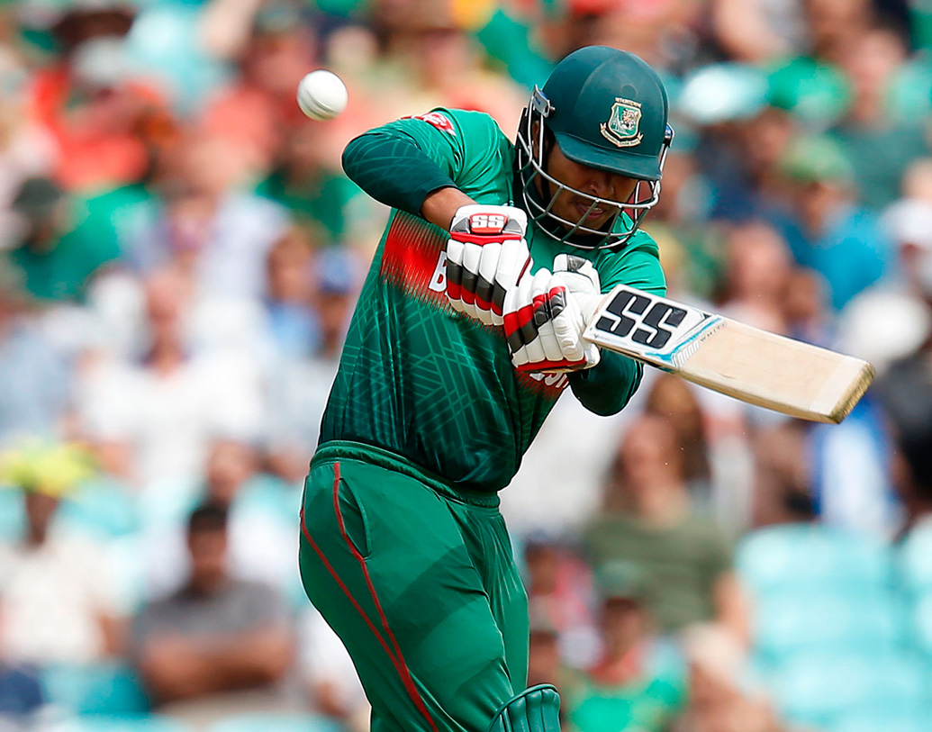 রবিবার টস জিতে দক্ষিণ আফ্রিকা প্রথমে বাংলাদেশকে ব্যাট করতে পাঠায়। শুরুতে সৌম্য সরকার দ্রুত ৪২ রান করে ইনিংসে গতি এনে দেন। 