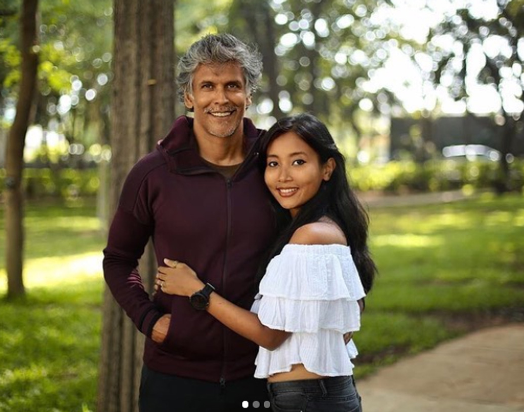 অঙ্কিতার চেন্নাইয়ে পোস্টিং হয় তাঁর কিছু দিন পর। একদিন হোটেলের লবিতে মিলিন্দকে দেখতে পান তিনি। ‘হ্যালো’ বলার পর আর কথা হয়নি।