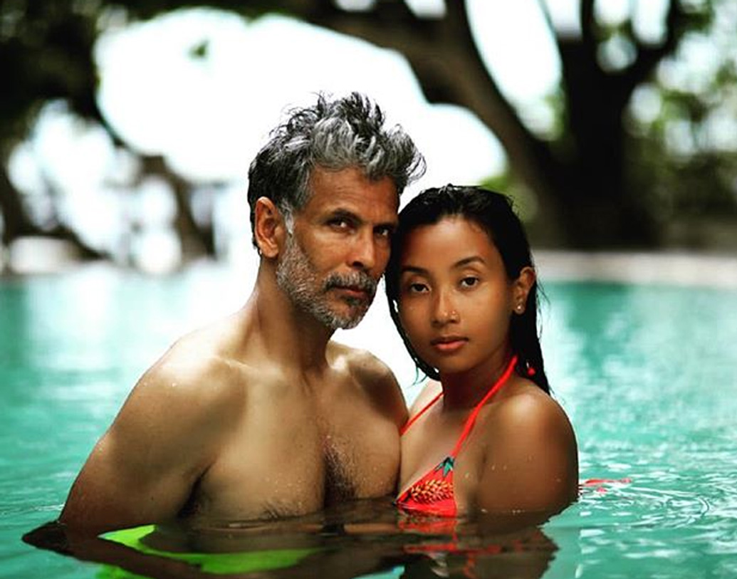 বেশ কয়েক দিন কেটে গেলেও মিলিন্দকে ভুলতে পারছিলেন না অঙ্কিতা। আস্তে আস্তে অবসাদ থেকে বেরিয়ে আসতে থাকেন তিনি। কিন্তু পুরোপুরি ভুলে যাওয়া তো সম্ভব নয়।