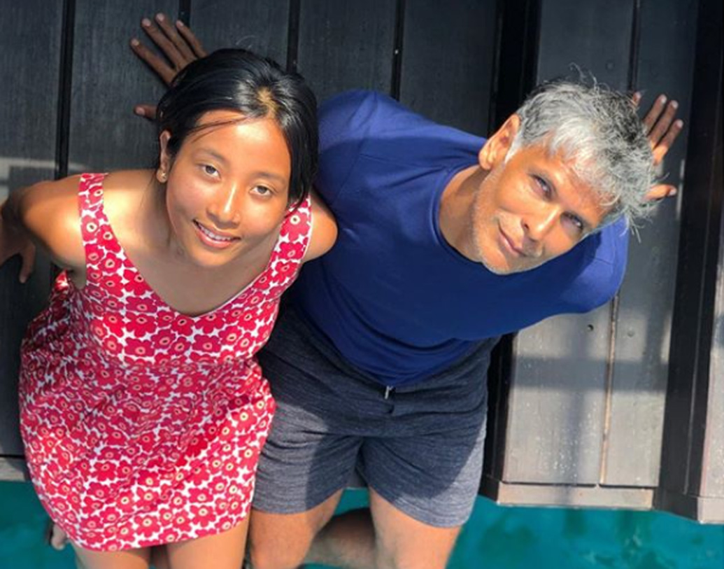 অঙ্কিতাকে মিলিন্দ বলেন, তিনিও ভালবেসে ফেলেছেন অঙ্কিতাকে। অতীত, বর্তমান সবটা মিলেই তিনি ভালবেসে ফেলেছেন অঙ্কিতাকে।