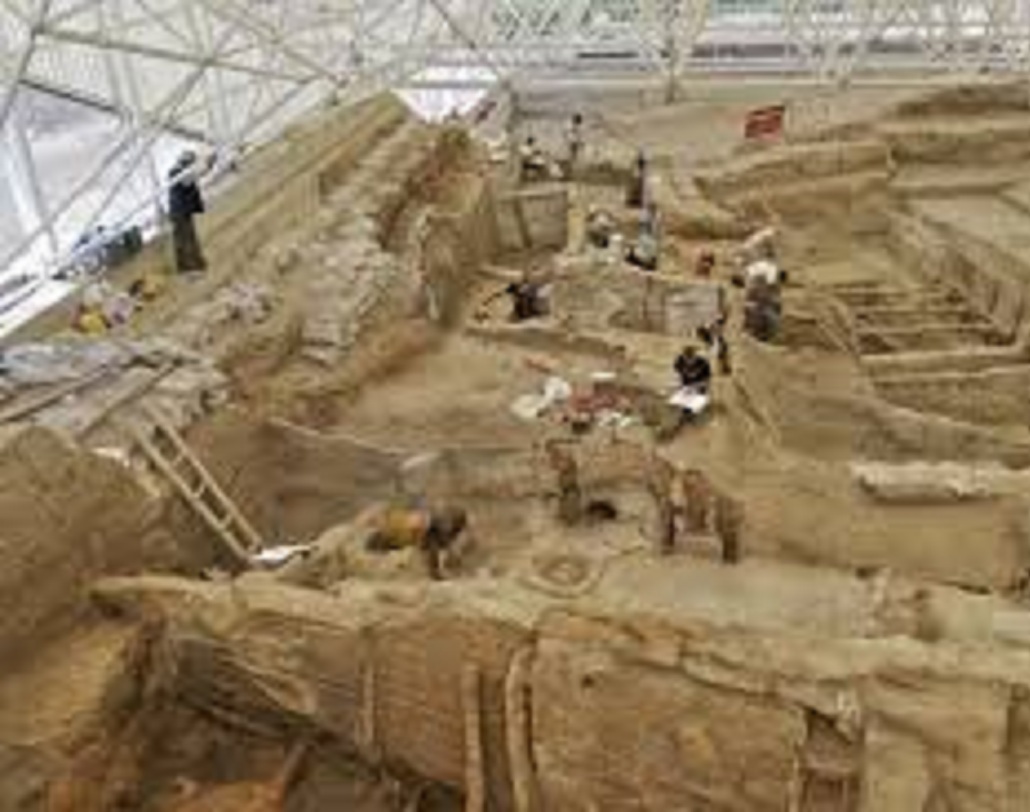 গবেষণাকারীর দল এও জানিয়েছেন, গাদাগাদি করে বাসস্থান গড়ে ওঠার ফলে নিকাশি ব্যবস্থাও একেবারে নষ্ট হয়ে যায়। অবস্থা এতটাই খারাপ হয়ে গিয়েছিল যে, এক বাড়ি থেকে অন্য বাড়ি যাওয়ার জন্য ছাদে মইয়ের ব্যবস্থা ছিল। পায়ে হাঁটা পথের কোনও জায়গাই ছিল না।