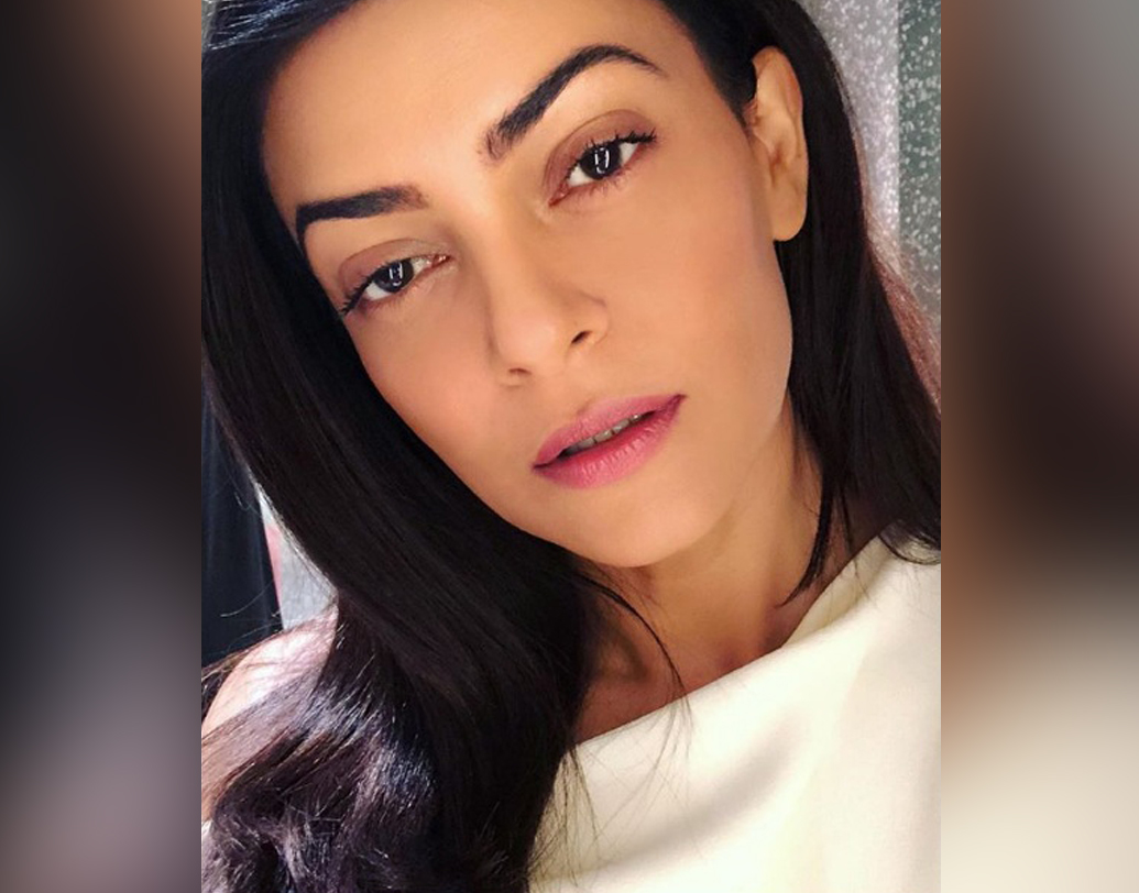 ওই ঘটনার পর সুস্মিতার এক একটা অঙ্গ-প্রত্যঙ্গ যেন অকেজো হয়ে যেতে থাকে। ফলে চিকিত্সকরা স্টেরয়েড নেওয়ার পরামর্শ দেন। ‘‘তখন থেকেই স্টেরয়েড নির্ভর জীবন হয়ে গেল আমার। হাইড্রোকর্টিসোন নিতে হয় প্রতি আট ঘণ্টা অন্তর। কারণ আমার শরীরে ওই হরমোন আর তৈরি হয় না’’ বলেছেন সুস্মিতা।