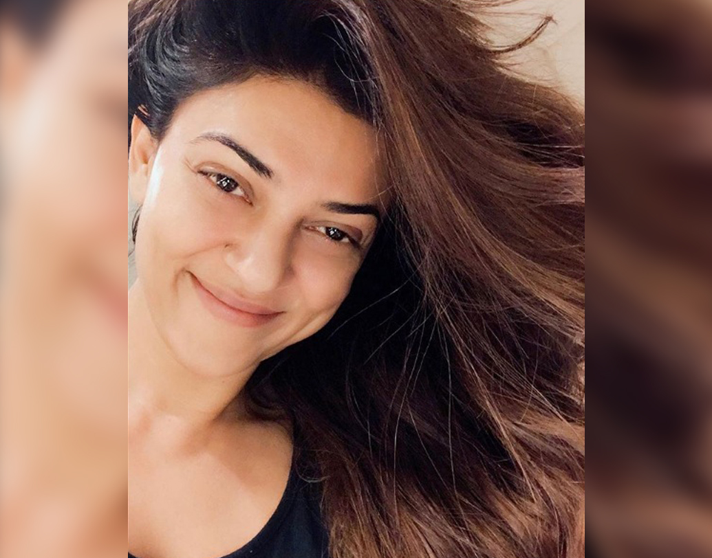 সুস্মিতার কথায়, ‘‘তখন আমি আবার ফিজিক্যাল ট্রেনিং শুরু করি। তবে ভারতে বা বিদেশে যে সব চিকিত্সকদের সান্নিধ্য পেয়েছি তাতে আমি ধন্য। তাঁরাই ফের নিজের পায়ে দাঁড়াতে সাহায্য করেছেন।’’