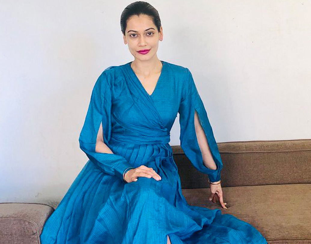 সম্প্রতি ছত্রপতি শিবাজিকে শূদ্র বলে মহারাষ্ট্রের সাধারণ মানুষের কোপে পড়েন পায়েল রোহতগি। পরে যদিও ক্ষমা চেয়ে নেন তিনি। কিন্তু ইতিমধ্যেই তাঁর গ্রেফতারির দাবি তুলেছে ন্যাশনালিস্ট কংগ্রেস পার্টি।