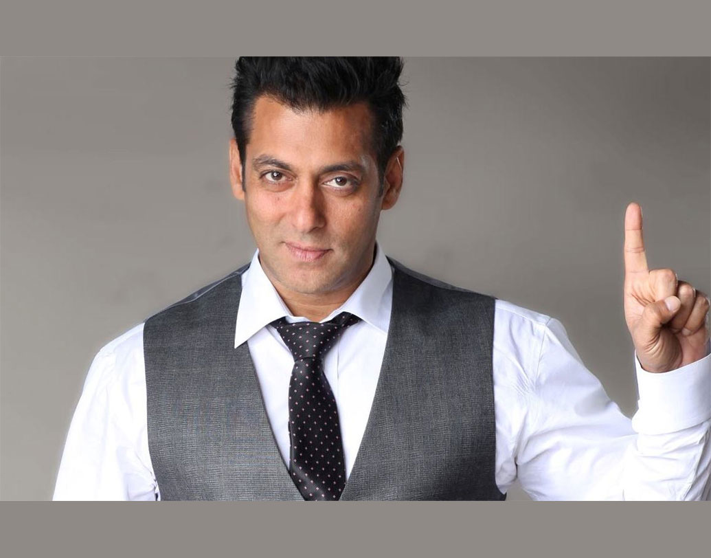 আমির খান বা শাহরুখ খানদের মতো ফি বছরে মাত্র একটা বা দুটো ফিল্মে দেখা যায় সলমন খানকেও। তবে ভাববেন না, তাতে তাঁর আয় কিছু কম হচ্ছে। শুধুমাত্র একটা বিজ্ঞপনী ছবি বা ব্র্যান্ড প্রমোশন থেকে সল্লু মিয়াঁর গত বছরে নিয়েছিলেন আনুমানিক ৪০ কোটি টাকা।