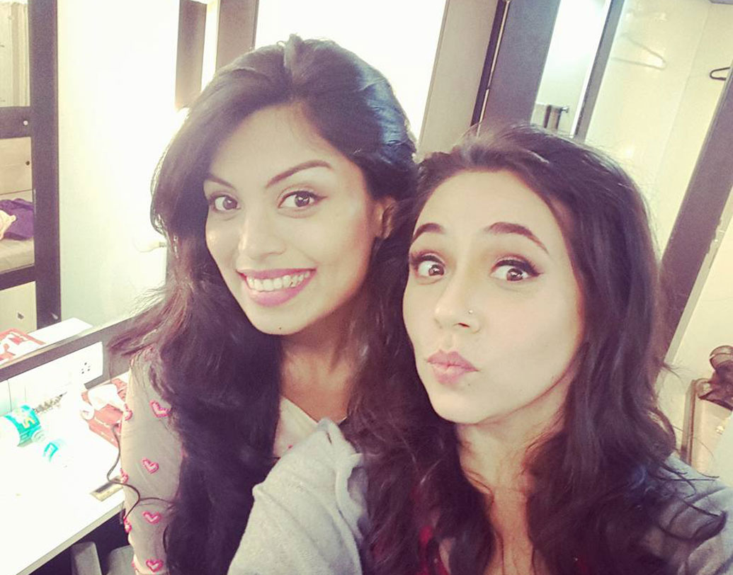 তাঁর জন্মদিনের দিনটি ‘শিক্ষক দিবস’ হিসাবে খ্যাত। দিল্লিতে জন্ম মানভির। বাড়ির সকলে নানা পেশায় যুক্ত থাকলেও অভিনয় জগতে কেউ কখনও যুক্ত ছিলেন না।