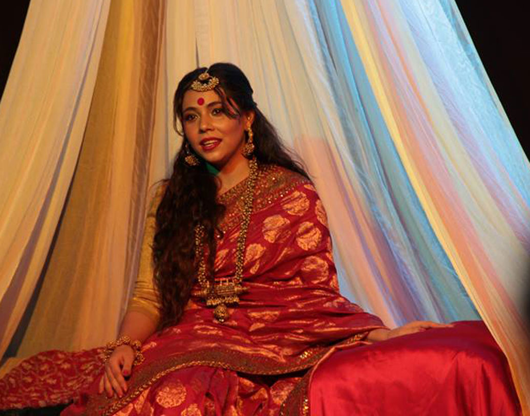 ছোট থেকেই পড়াশোনার পাশাপাশি স্কুলেও নানা অনুষ্ঠানে অংশ নিতেন মানভি। নানা সৃজনশীল কাজে ছাত্র-ছাত্রীদের উৎসাহ দিতে স্কুলের ‘অনেস্টি ক্লাব’-এর সদস্য হিসবে নির্বাচিতও হন।