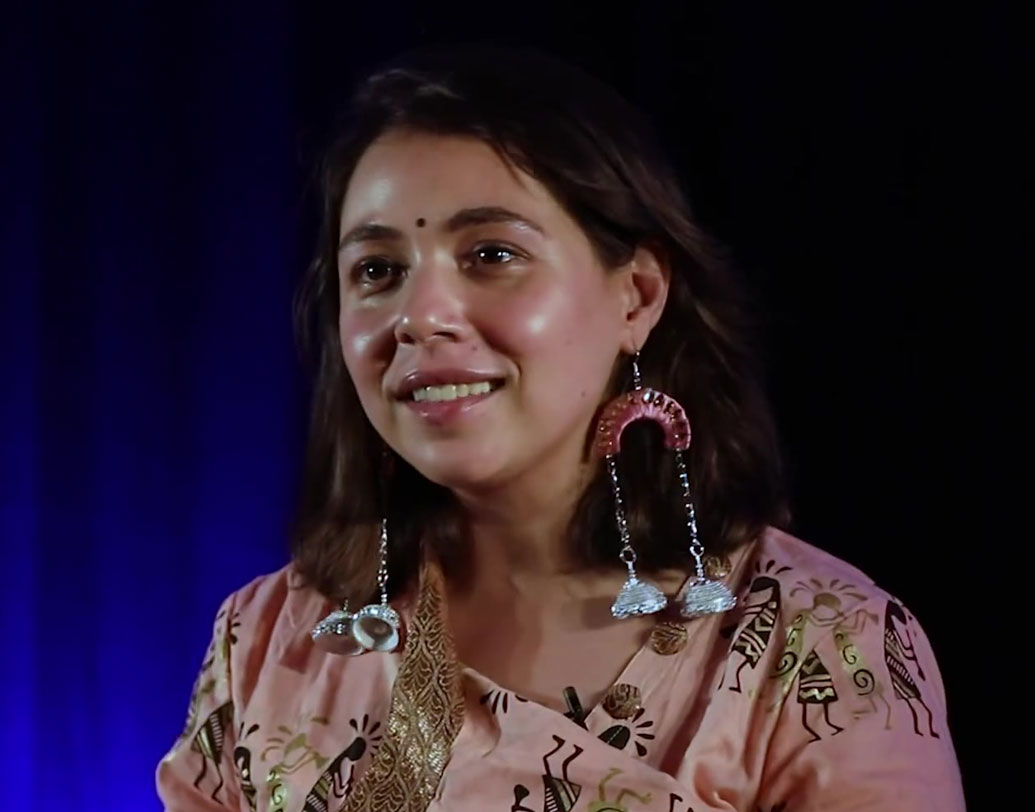 ২০০৭-এ নাচের সঙ্গে সঙ্গে অভিনয়ের প্রতিও টান অনুভব করেন মানভি। ডিজনি ইন্ডিয়া সিরিজে অভিনয়ের সুযোগও মিলে যায়। স্কুল ছাত্রীদের দ্বারা তৈরি একটি ব্যান্ডের গল্পই ছিল এই সিরিজের মূল গল্প।