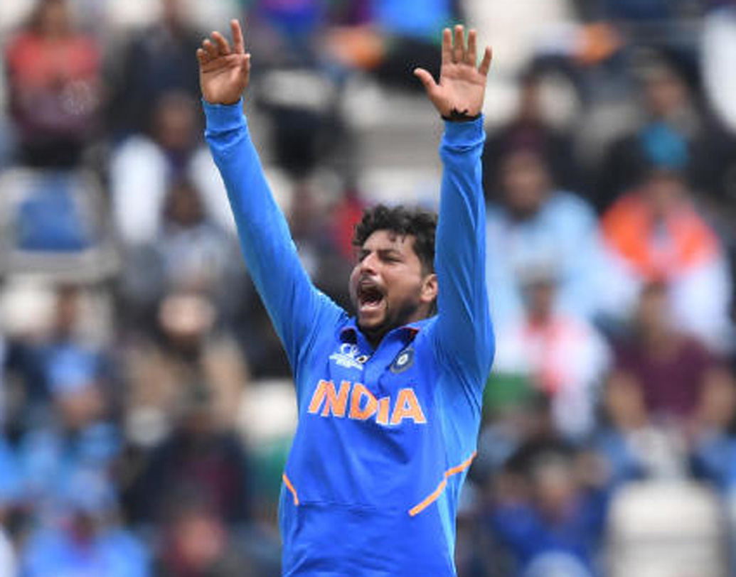 চহালের মতো ফর্ম-এ ছিলেন কুলদীপও। উইকেটের কলাম-এ একমাত্র ডুমিনির নাম থাকলেও তাঁকে বুঝতে বেগ পেয়েছেন সব ব্যাটসম্যান। কুল-চা জুটির ফর্ম স্বস্তিতে রাখবে কোহালিকেও।