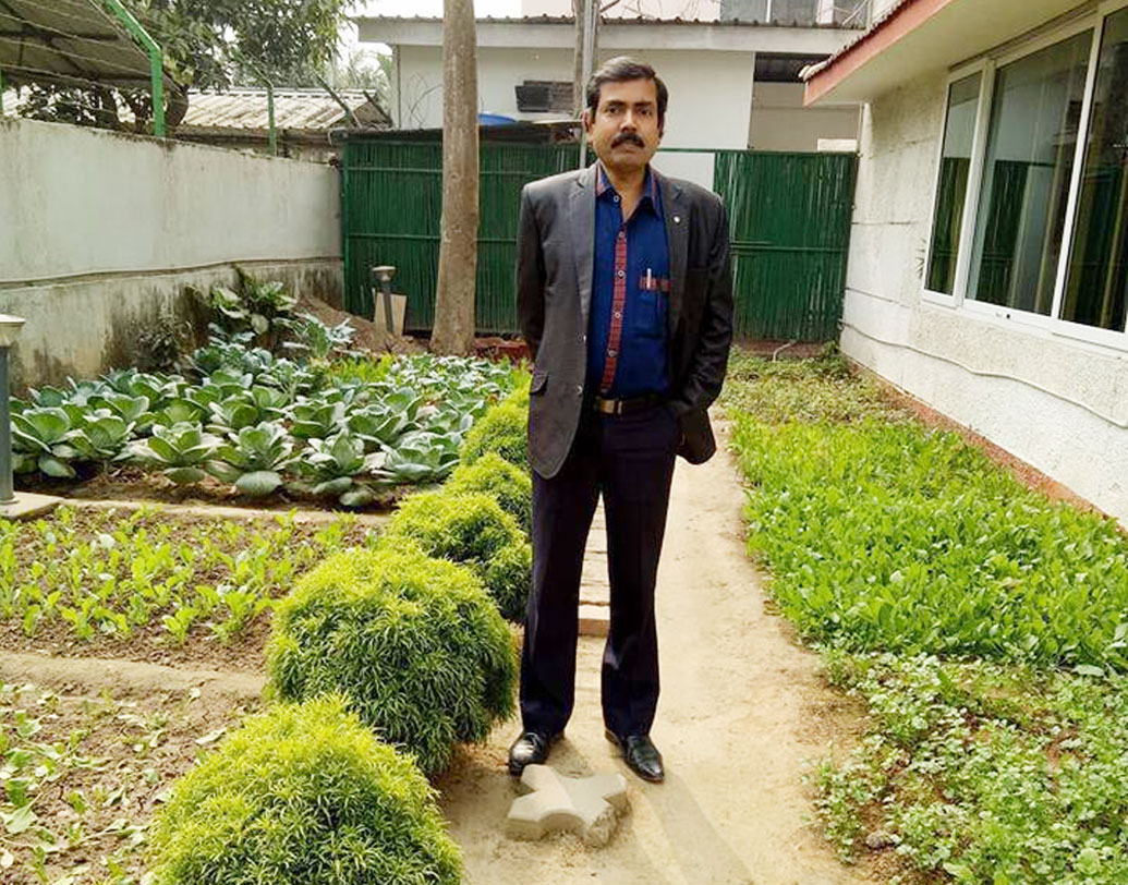 ললিতচন্দ্র ভারতী কলেজ ও গৌহাটি বিশ্ববিদ্যালয়ের পরিবেশ বিজ্ঞানের অধ্যাপক অমরজ্যোতি এ দশকের গোড়ায় চাকরি থেকে ইস্তফা দিয়ে একটি স্বেচ্ছাসেবী সংস্থা গড়ে তোলেন। ওয়েস্ট ম্যানেজমেন্ট অ্যান্ড সাসটেনলেবল প্র্যাকটিস নিয়ে গবেষণার কাজ ছাড়া, স্বচ্ছ ভারত মিশনের অন্তর্গত অর্গ্যানিক রুফটপ গার্ডেনিংয়ের প্রচার করে এই সংস্থা।