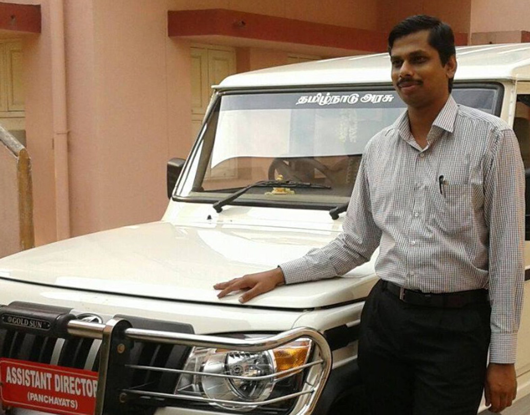 সরকারি আধিকারিক হিসাবে এখনও পর্যন্ত কী শিখেছেন, তা জানতে চাইলে সংবাদমাধ্যমে এলামভবত জানান, ‘‘সরকারি কাজকর্ম নিয়ে নানা অভিযোগ রয়েছে মানুষের। অত্যন্ত ধীর গতিতে কাজ হয়, বার বার চক্কর কাটতে হয়, সরকারি কর্মীরা উদাসিন, এমন নানা অভিযোগ রয়েছে মানুষের। কিন্তু সরকারি কর্মীরা জনকল্যাণেই কাজ করেন।’’