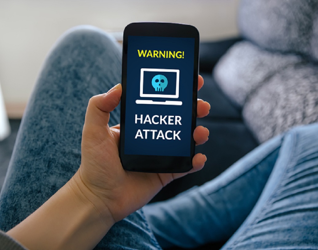 আপনার জন্মদিন, নাম, সন্তানের নাম এগুলো পাসওয়ার্ড হিসেবে না রাখাই ভাল। হ্যাকাররা সহজেই তা অনুমান করে নিতে পারে। বিভিন্ন ধরনের সংখ্যা, অক্ষর মিশিয়ে পাসওয়ার্ড রাখা ভাল। ভুলেও কারও সঙ্গে পাসওয়ার্ড শেয়ার করবেন না। মাসে অন্তত একবার আপনার পাসওয়ার্ড পরিবর্তন করুন। প্রত্যেকটি ওয়েবসাইটের জন্য আলাদা পাসওয়ার্ড ব্যবহার করুন।