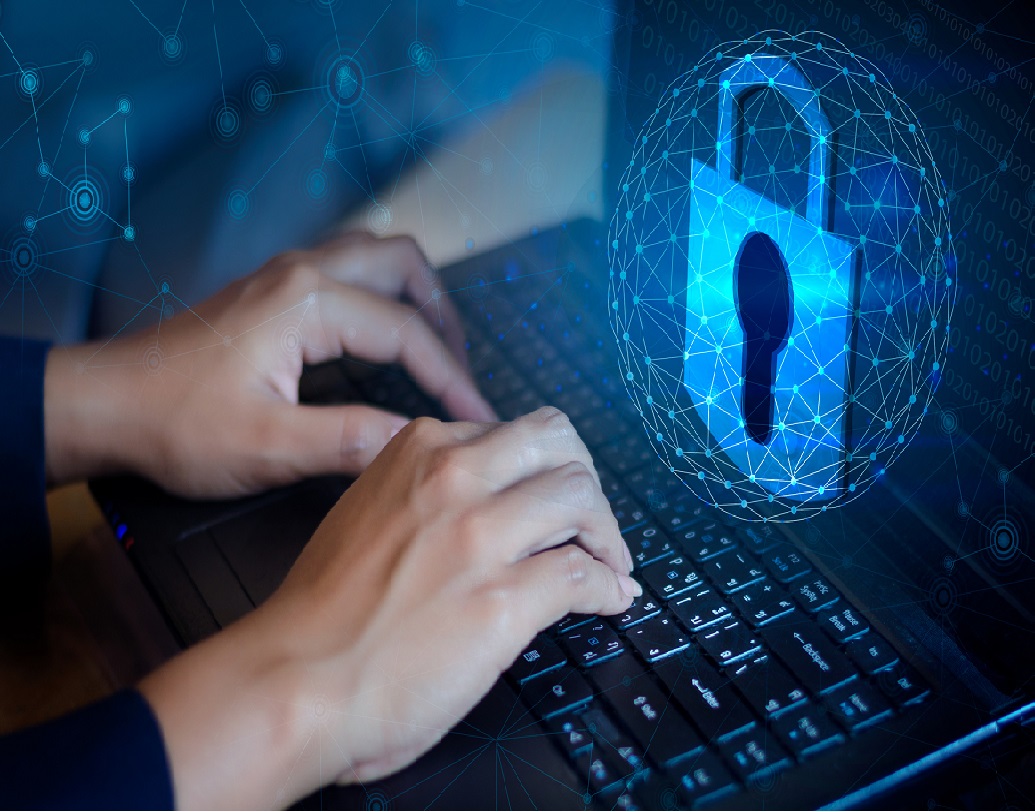 অনলাইন ফুড ডেলিভারি অ্যাপ ‘জোম্যাটো’-র সঙ্গে আমরা সকলেই পরিচিত। ২০১৭-এর মে মাসে এই অ্যাপের প্রায় ১৭ লক্ষ ব্যবহারকারীর তথ্য ‘এনক্লে’ নামক হ্যাকিং সংস্থার দ্বারা হ্যাকড হয়ে যায়। যদিও দ্রুত ব্যবস্থা নেওয়ার ফলে কোনও ব্যবহারকারীর টাকা চুরি হয়নি বলেই দাবি করেন ‘জোম্যাটো’ কর্তৃপক্ষ।