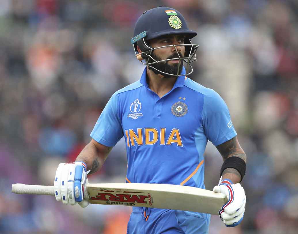 অধিনায়ক বিরাটের বড় রান করতে না পারা। আগের দু’টি প্র্যাকটিস ম্যাচের মতোই কালকের ম্যাচেও সেট হওয়ার পর আউট হয়ে গিয়েছেন এই মুহূর্তে বিশ্বের অন্যতম সেরা ব্যাটসম্যান বিরাট। বিরাটের ব্যাটে বড় রান দেখার অপেক্ষায় রয়েছে ক্রিকেটমহল।