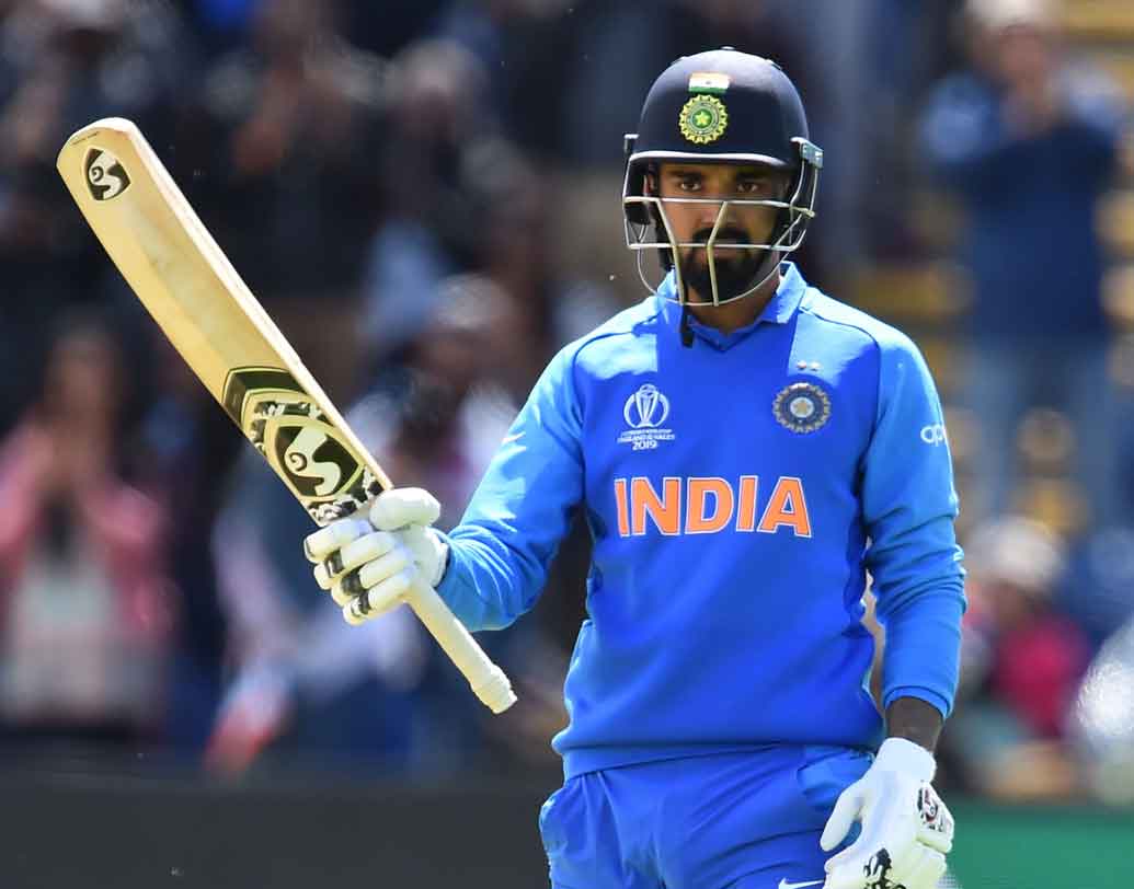 চার নম্বরে লোকেশ রাহুলের ব্যাটিং চিন্তায় রাখবে ভারতকে। বাংলাদেশের বিরুদ্ধে প্র্যাকটিস ম্যাচে শতরান করলেও দক্ষিণ আফ্রিকা ম্যাচে  ছন্দে দেখা যায়নি তাঁকে। মাত্র ২৬ রান করেই রাবাডার শিকার হন তিনি। শক্তিশালী অস্ট্রেলিয়ার বিরুদ্ধে যা চিন্তায় রাখতে পারে।