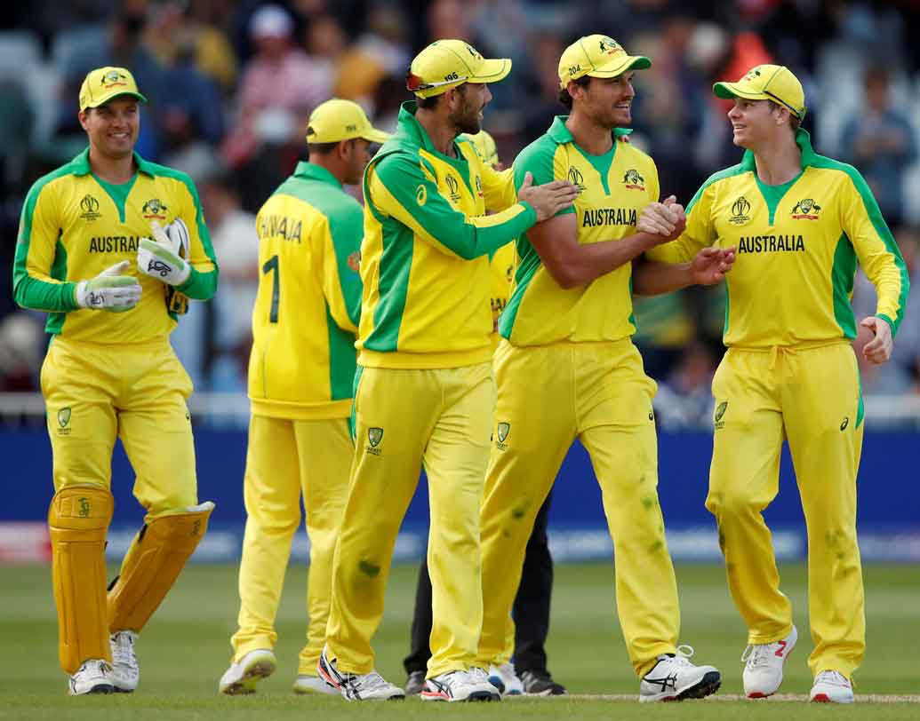 দক্ষিণ আফ্রিকার তুলনায় অস্ট্রেলিয়া অনেকটাই শক্তিশালী দল। দক্ষিণ আফ্রিকা যেখানে চোটের জন্য পুরো দল পায়নি সেখানে অস্ট্রেলিয়া পূর্ণ শক্তির দল নিয়ে নামছে।