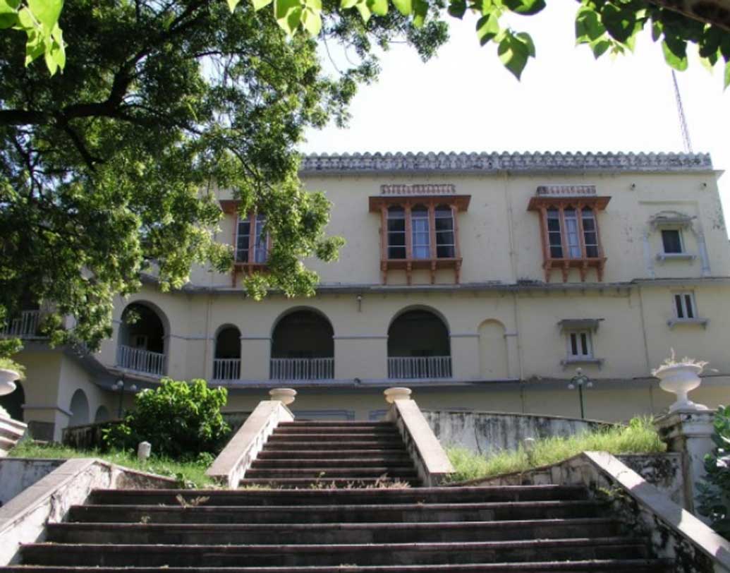 তবে এটা বার্টনের ‘ভূত’-এর কারণেই কি এমনটা বলা হয়, সে বিষয়টা স্পষ্ট নয়। তবে বার্টনের ‘ভূত’ থাকুক বা না-ই থাকুক জনশ্রুতি আর প্যালেসের প্রাকৃতিক সৌন্দর্য দেহ-মনে শিহরণ জাগাবে, এমনটাই দাবি অনেকের।