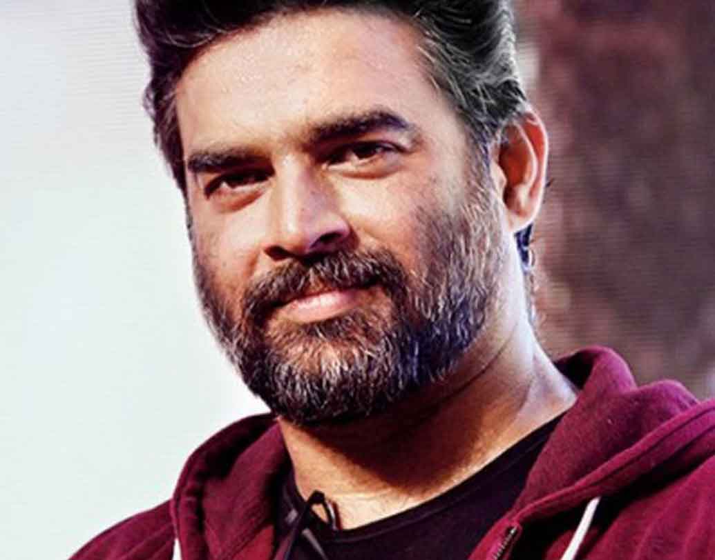 আর মাধবন: ‘রহেনা হ্যায় তেরে দিল মে’। ২০০১-এ মুক্তি পেয়েছিল মাধবনের এই ছবি। তুমুল জনপ্রিয় হয়েছিল। কিন্তু মাধবন সেই জনপ্রিয়তা ধরে রাখতে পারেননি। ধরে রেখেছেন বয়স। ৪৯ বছরের ছাপ পড়তে দেননি চেহারায়। অন্তত এমনটাই মনে করেন ভক্তরা।