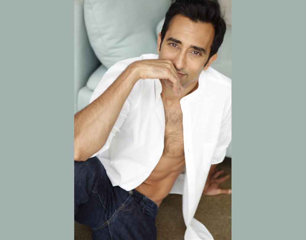 রাহুল খন্না: বিনোদ খন্নার এই ছেলে অভিনয় দিয়ে তেমন জনপ্রিয়তা পাননি ঠিকই। কিন্তু কিছু ছবিতে তিনি অনবদ্য। রাহুলের আসল বয়স যে ৪৬, তা বিশ্বাস করতে চান না ইন্ডাস্ট্রির অন্দরের বহু মানুষ।