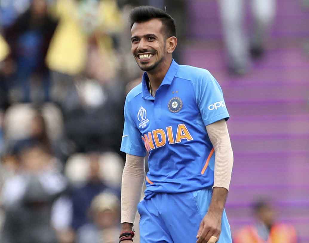 দক্ষিণ আফ্রিকার বিরুদ্ধে চহালের ঘূর্ণিতে ধরাশায়ী হয়েছিল দক্ষিণ আফ্রিকা। বিশ্বকাপের প্রথম ম্যাচে নেমেই ৪ উইকেট তুলে নেন তিনি। বল হাতে অজিদেরও পরীক্ষা নেবেন চহাল।