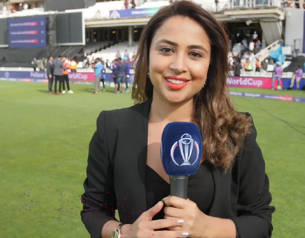 বেড়াতে ভালবাসেন খুবই। কাজের সূত্রে যদিও তাঁর সুযোগও চলে আসে প্রায়ই।