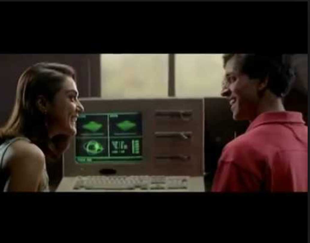 বিভিন্ন দৈর্ঘ্যের শব্দ তরঙ্গ মহাকাশে পাঠানো— পুরো ফিল্ম তৈরি হয়েছে এর উপর ভিত্তি করেই। কিন্তু সত্যিটা হল শব্দ মহাশূন্যে যেতেই পারে না। তাই ভিনগ্রহীদের কাছে সিগন্যাল পৌঁছনও সম্ভব নয়।