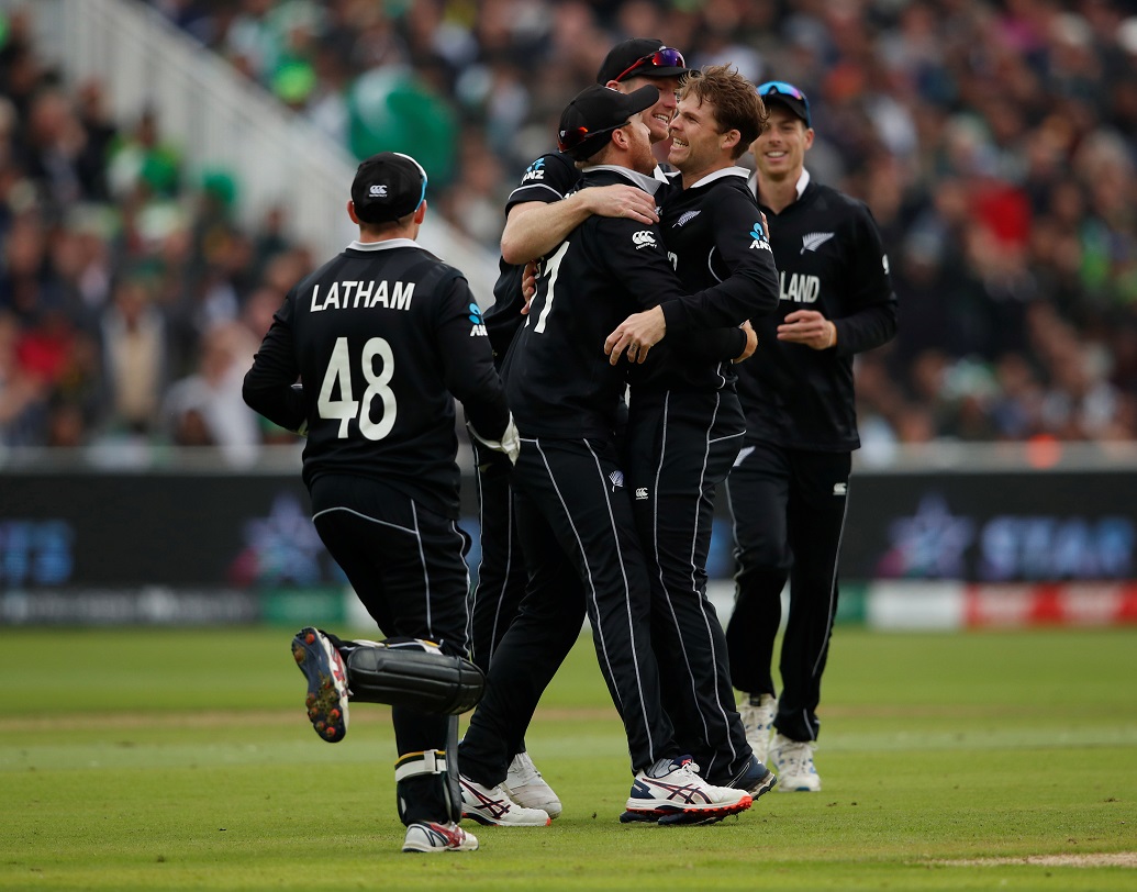 সেমিফাইনাল নিশ্চিত করতে পরের ম্যাচে ডারহামে ইংল্যান্ডকে হারাতেই হবে ব্ল্যাক ক্যাপসদের। বাংলাদেশ বা পাকিস্তান যদি বড় ব্যবধানে ম্যাচ জিতে যায়, সেক্ষেত্রে তাঁদেরও ১১ পয়েন্ট হবে। কিন্তু রানরেটের জন্যে সুবিধা পাবেন কেন উইলিয়ামসনরা।