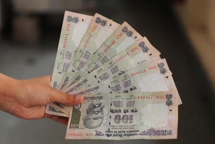 সম্প্রতি অ্যাসোসিয়েশন ফর ডেমোক্রেটিক রিফর্মস (এডিআর) নামে একটি স্বেচ্ছাসেবী সংস্থা দেশের জাতীয় দলগুলির ঘোষিত তথ্য বিশ্লেষণ করে বিভিন্ন কর্পোরেট সংস্থা থেকে প্রাপ্ত অনুদানের হিসাব পেশ করেছে। 