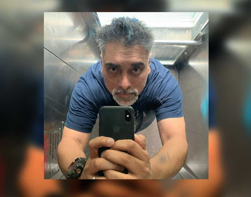 ছোট পর্দার অন্যতম জনপ্রিয় অভিনেতা রাম কপূর সম্প্রতি ইনস্টাগ্রামে একটি ছবি পোস্ট করেছেন। ক্যাপশনে লিখেছেন, ‘হোয়াটস্যাপ পিপস্‌, লং টাইম নো সি...’। সেই পোস্ট নিয়েই সোশ্যাল মিডিয়া তোলপাড়।