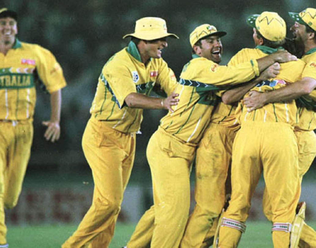 কিন্তু সেই রান তুলতে নাভিশ্বাস ওঠে প্রোটিয়াদের। ওয়ার্নকে সামলাতে ব্যর্থ হন তাঁরা। ৪ উইকেট নিয়ে তিনি ধস নামান দক্ষিণ আফ্রিকান ইনিংসে। ৪৯.৪ ওভারে ম্যাচ জেতে অস্ট্রেলিয়া।